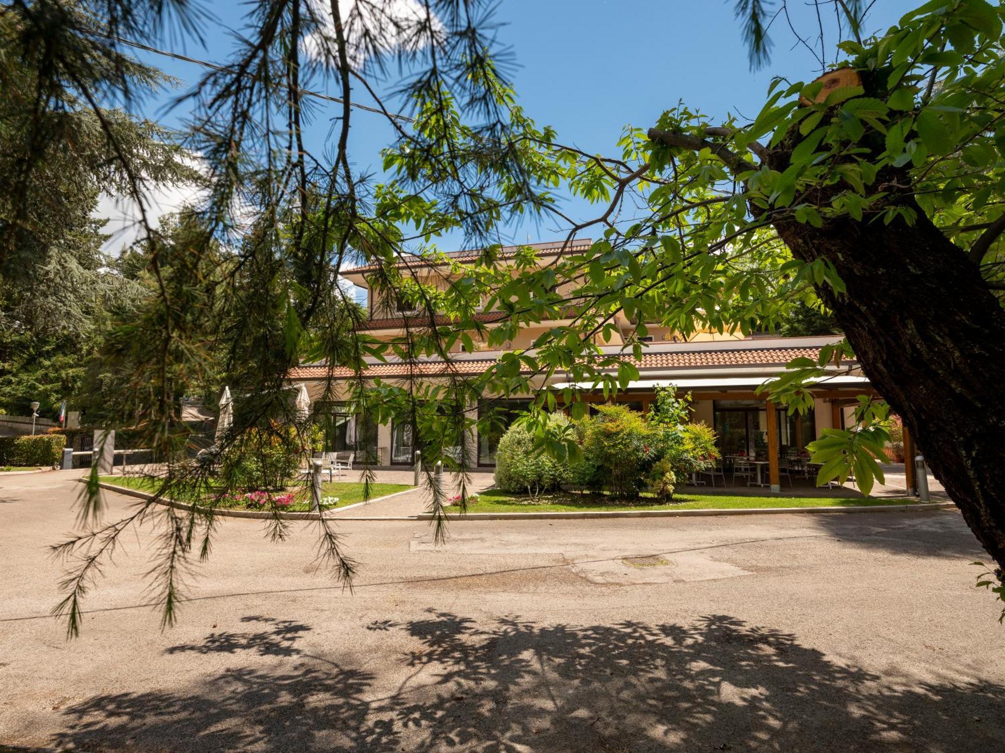 Il Castagneto Hotel Мелфи Екстериор снимка
