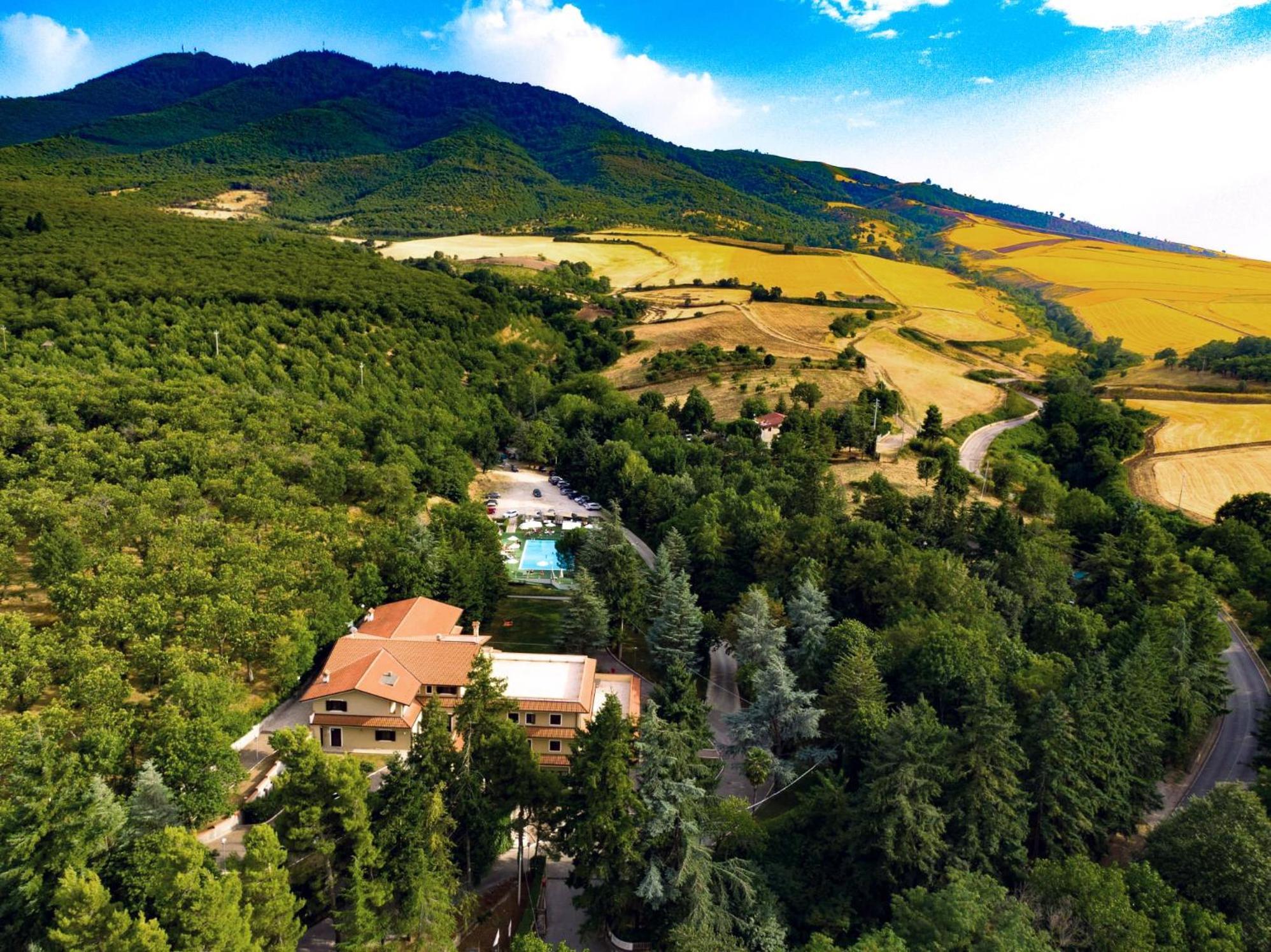 Il Castagneto Hotel Мелфи Екстериор снимка