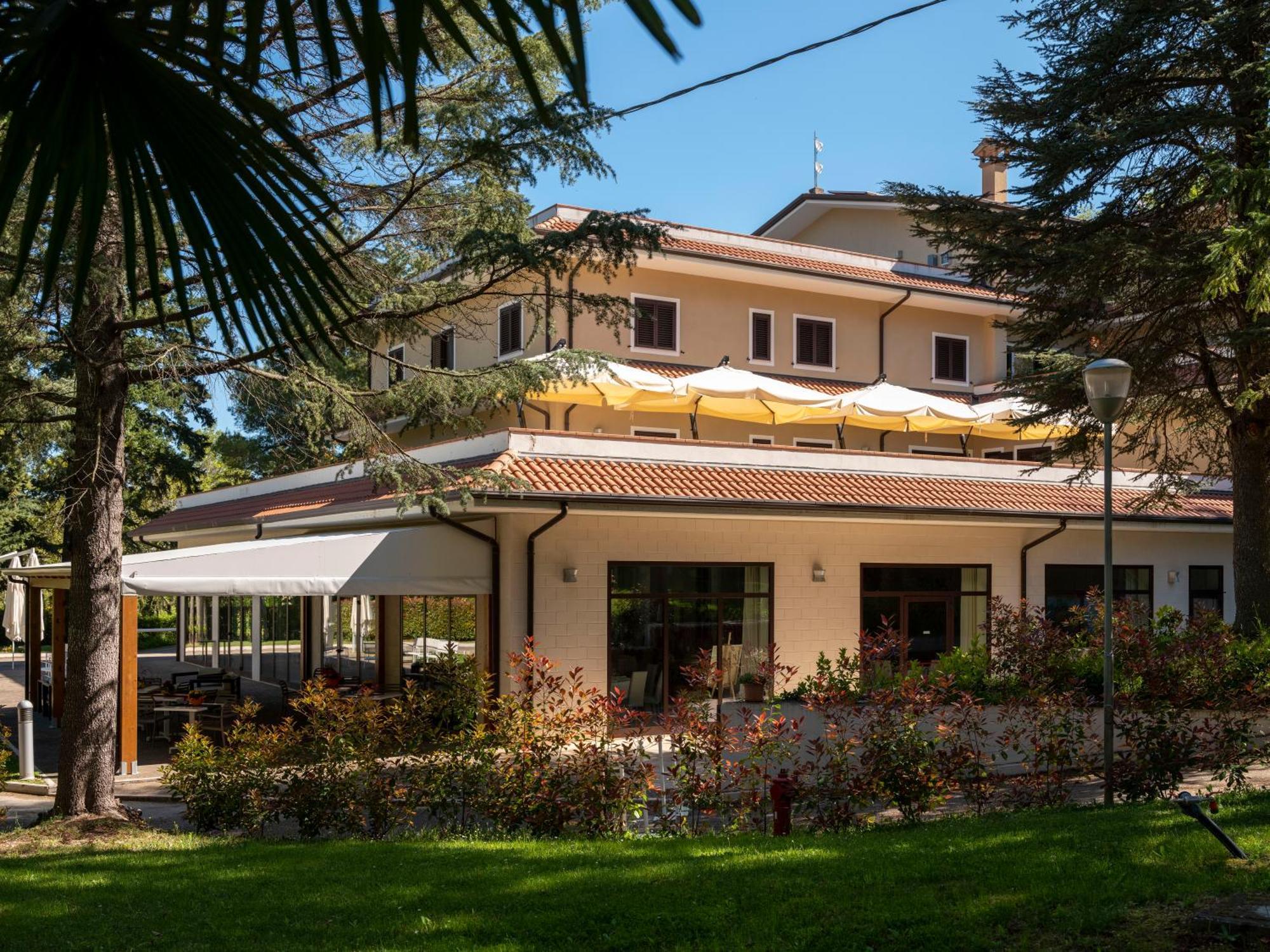Il Castagneto Hotel Мелфи Екстериор снимка